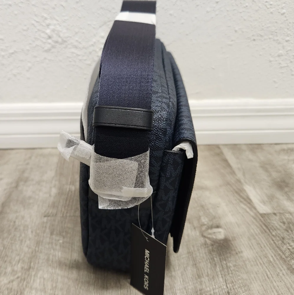 Michael Kors Cooper Logo Camera Bag - Admiral/Pale Blue NWT **FAST SHIPPING**